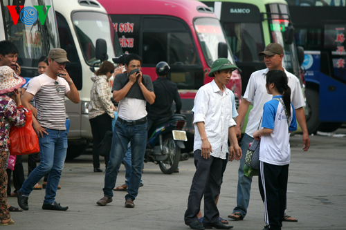 Hà Nội Tăng cường xe phục vụ đi lại dịp thi đại học 2013
